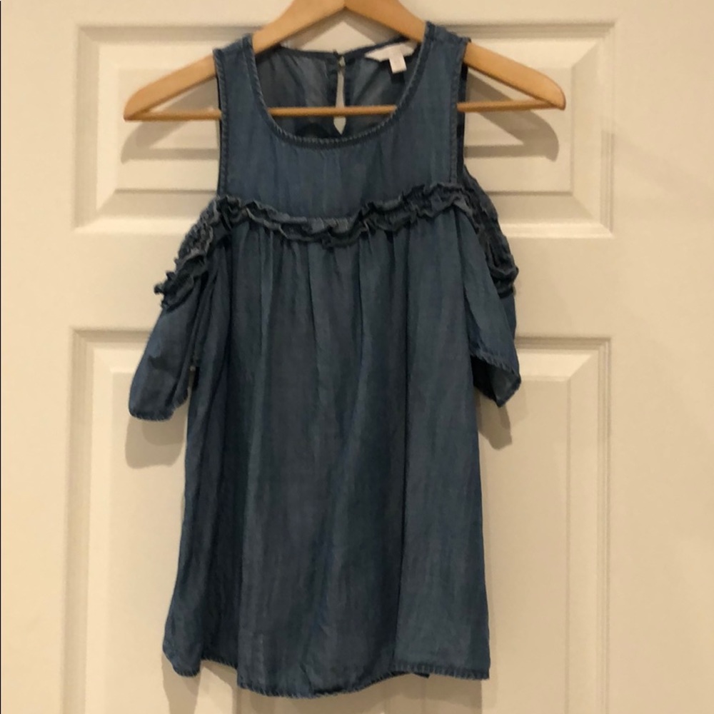 Cold shoulder chambray top